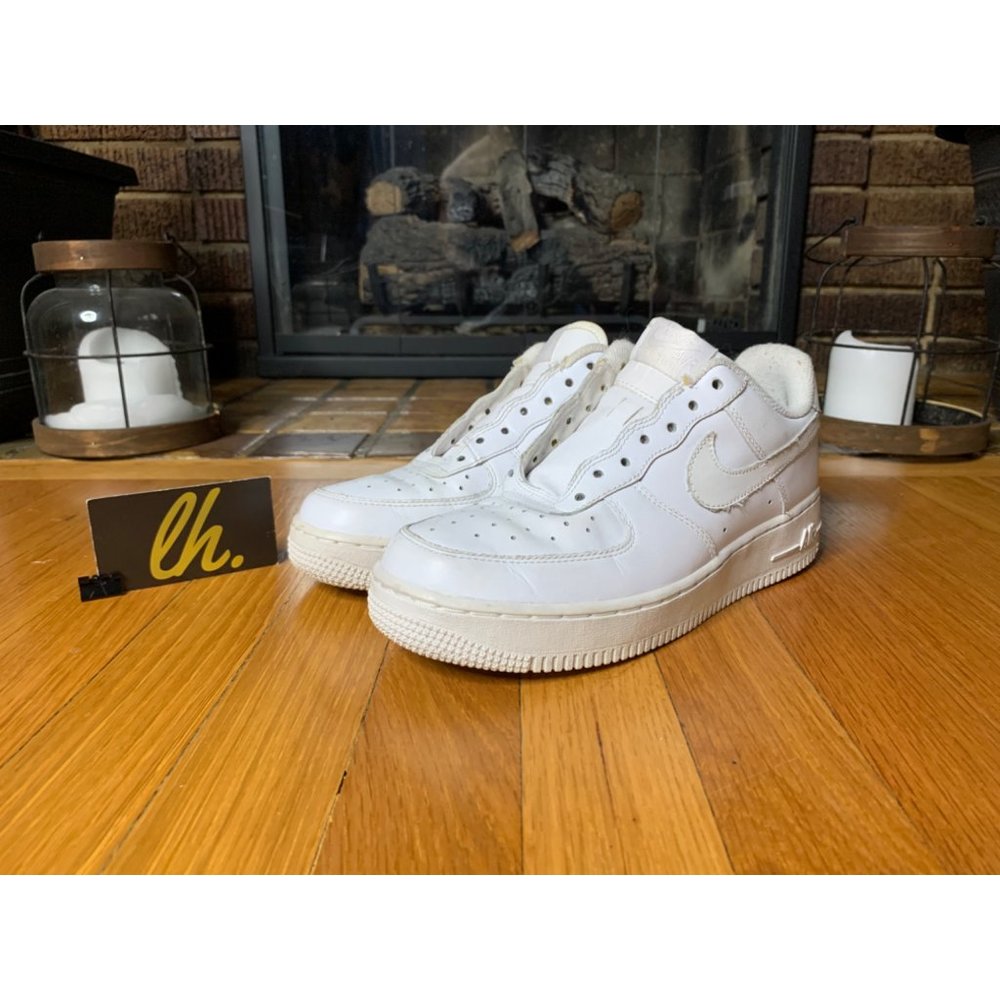 Size 6.5 Nike Air Force 1 Low ‘07 Triple White 315122–111 - Picture 2 of 9